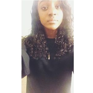 Meet your Posher, Layla