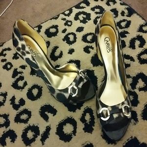 Carlos Santana Peep toe heels