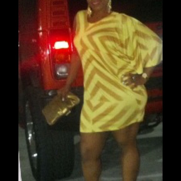 Super Cute, One- Shoulder Asymmetrical dress!!!