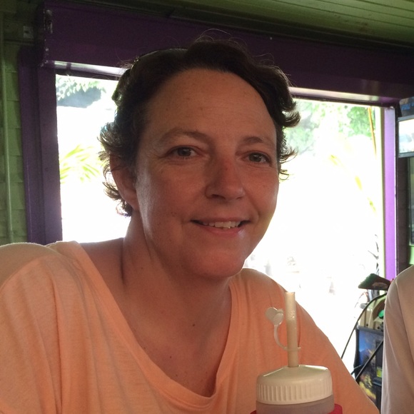 Meet your Posher, Julie - Picture 1 of 1