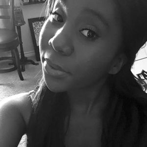 Meet your Posher, Naomi