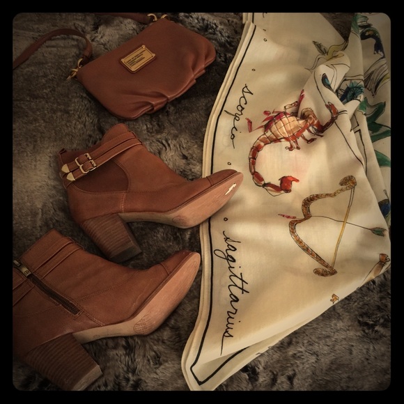 Giani Bernini Shoes - Giani Bernini Bryanne Brown Leather Booties Size 8