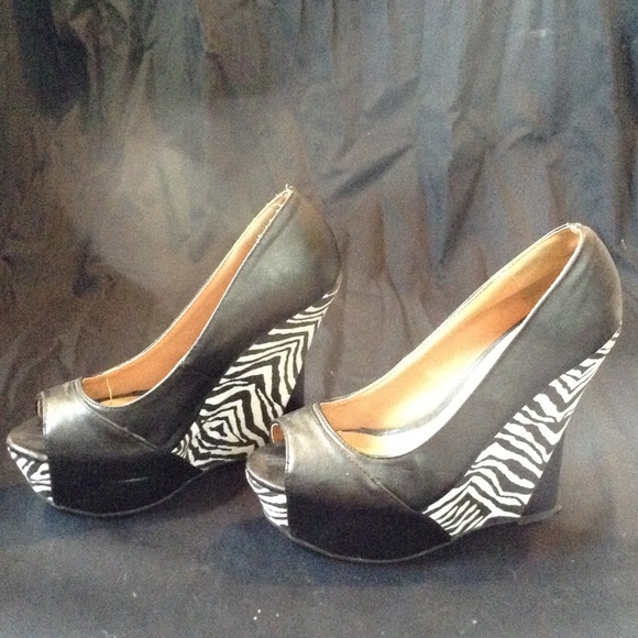 Black and zebra wedge