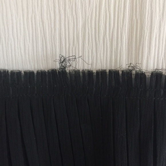 Colorblock top - Picture 2 of 4