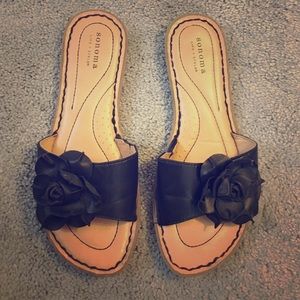 Women's flat sandals