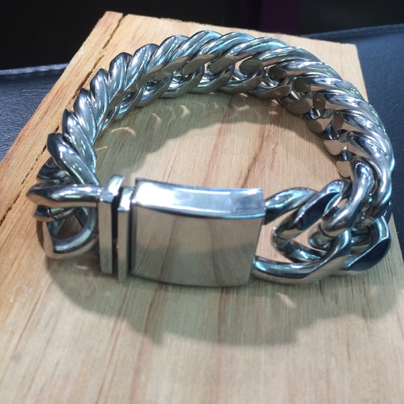 Bracelet