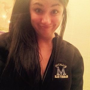 Meet your Posher, Laura