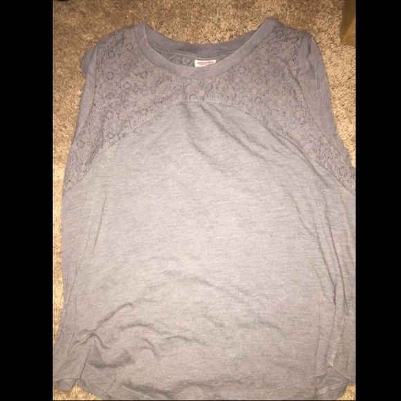 A gray tank top from Kohls.