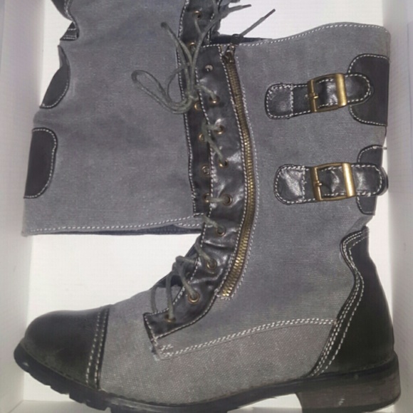 Groove
Shoes - Combat Boots