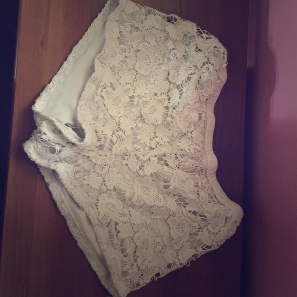 Cute lace shorts - Picture 1 of 1