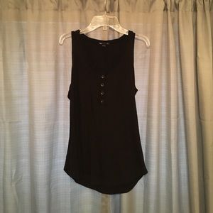 Black Sleeveless Shirt