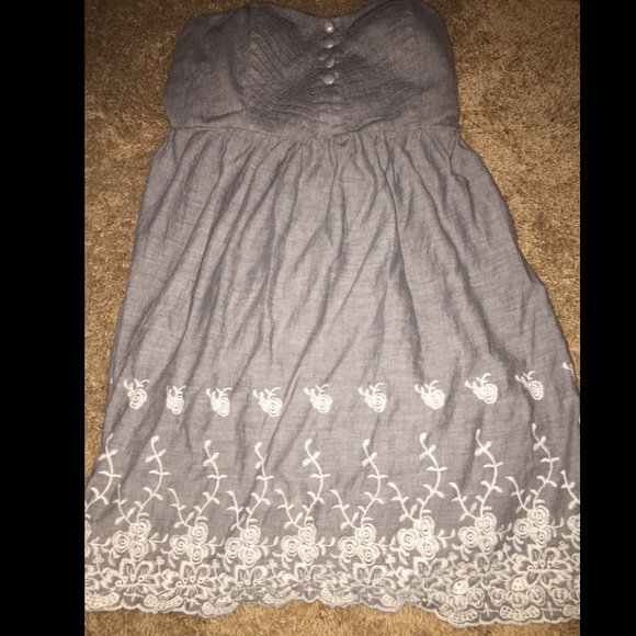 A strapless dress:)