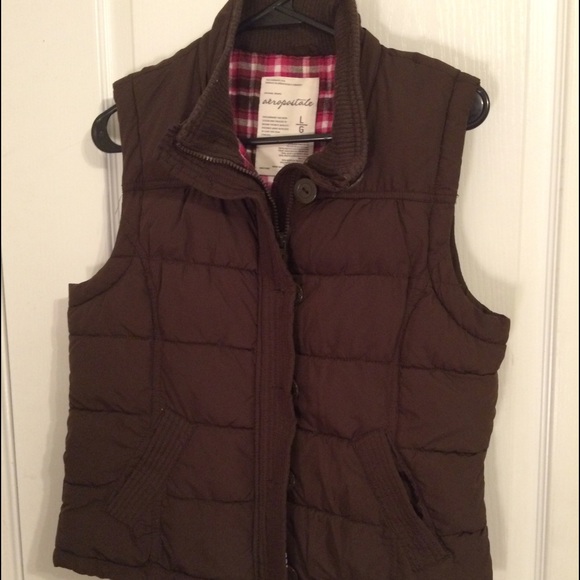 Brown puff vest