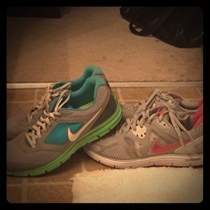 NIKE 💪🎀 Fitsole Tennis Shoes