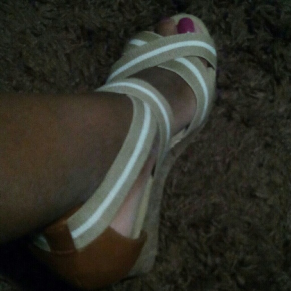 👠👠👠Wedges 👠👠👠 - Picture 2 of 3