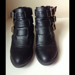 Black Boots with buckles