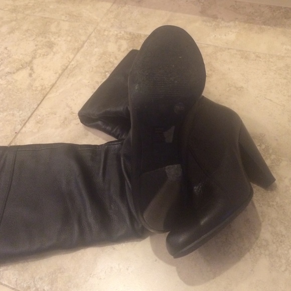 Black boots below knee - Picture 3 of 4