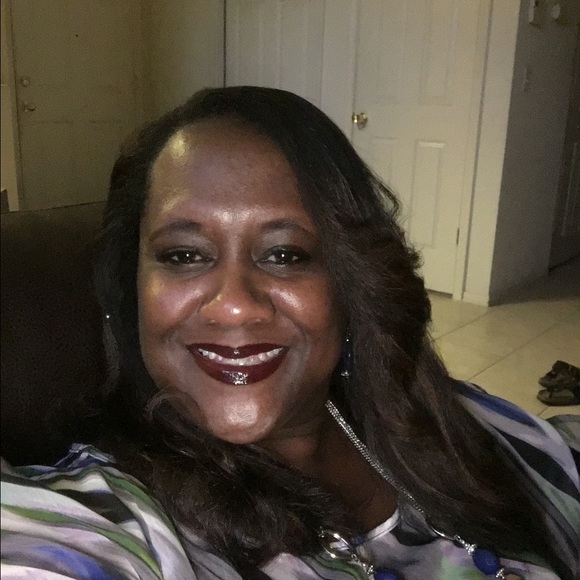 Meet your Posher, Mia - Picture 2 of 2