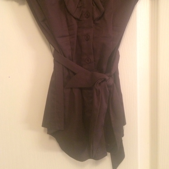 Button down - Picture 3 of 4