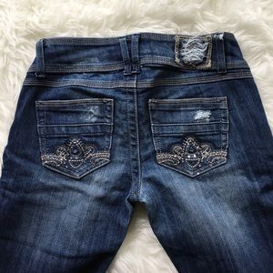 Factory distressed capri jeans