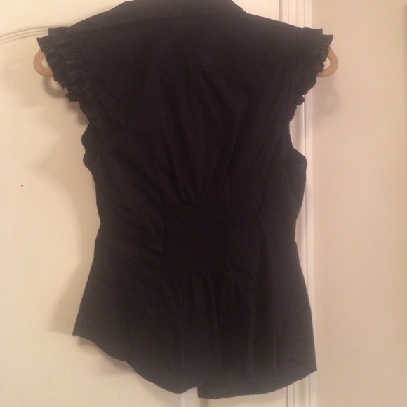 Button down - Picture 3 of 3