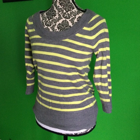 NY & Co scoop neck stripped 3/4 sweater - Picture 3 of 3