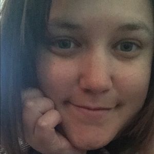 Meet your Posher, Cassandra