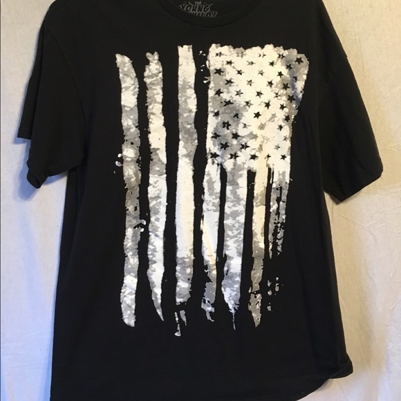 Black and white American flag tee