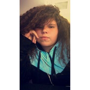 Meet your Posher, Adrianna