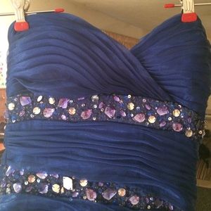 Blue fitted mermaid prom dress