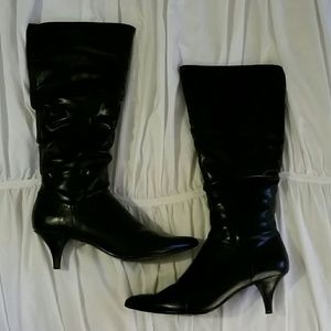 Black kitten heel boots