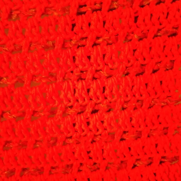 Red handmade throw - Picture 2 of 2