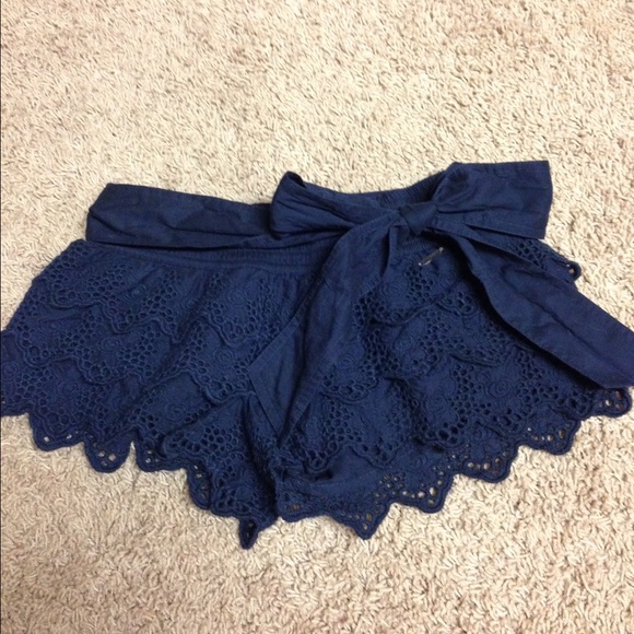 Hollister Navy Blue Lace Knit shorts with bow.