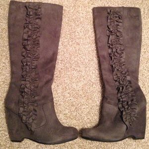 Grey wedge tall boots size 7 1/2
