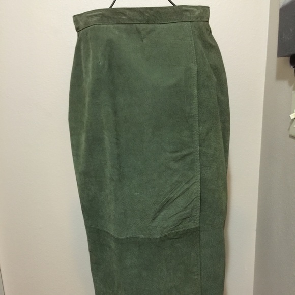 Gently worn olive green suede straight skirt 🌳