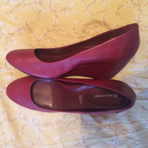 🌟Burgundy/Brick Red Rockport Pump🌟
