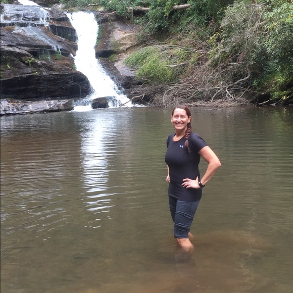 Meet your Posher, Danielle - Picture 1 of 1