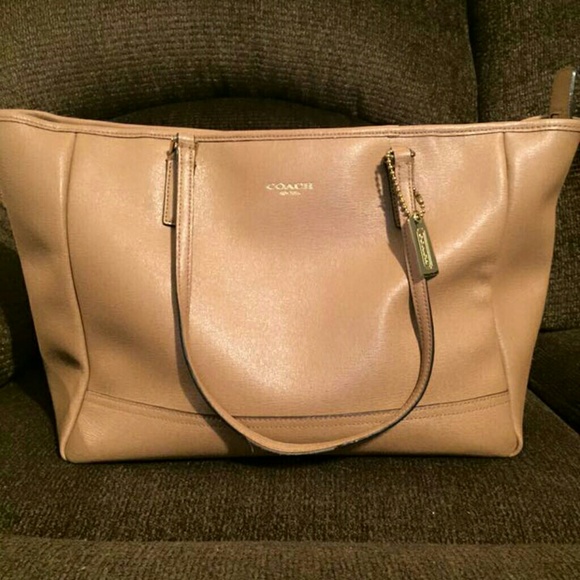 *SOLD*Coach Leather Purse