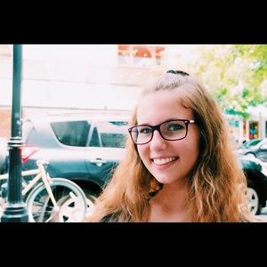 Meet your Posher, Hannah