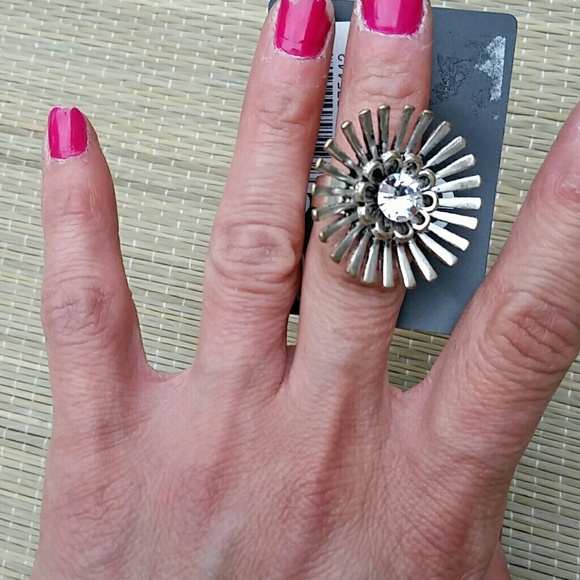M. Style Lab Flower Ring. Size Small/Medium