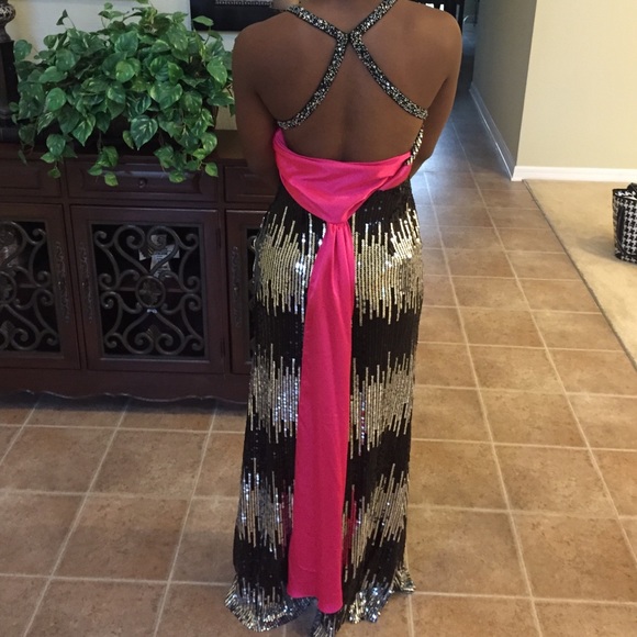 Formal Dress- Riva Design - Picture 2 of 3