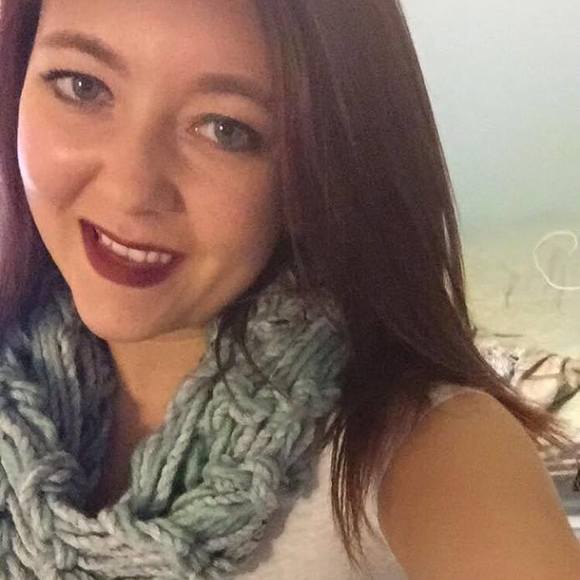 Meet your Posher, Hannah - Picture 1 of 1