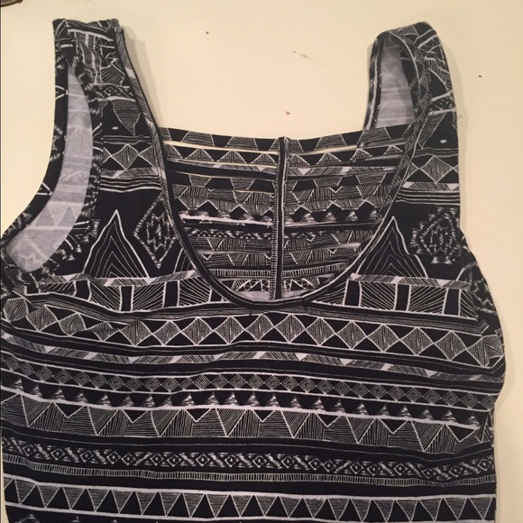 Aztec Patterned Cropped Tank - Picture 2 of 3