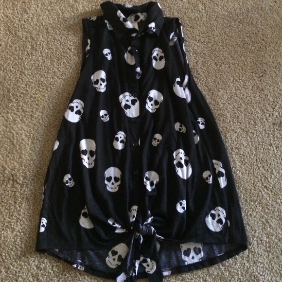 Skull heart blouse