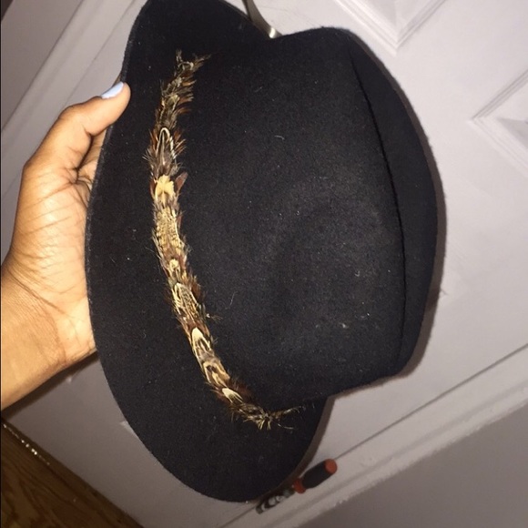 Fedora black hat with feathers