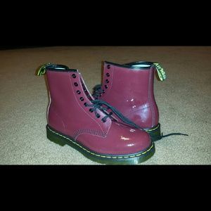 NEVER WORN Dr. Martens