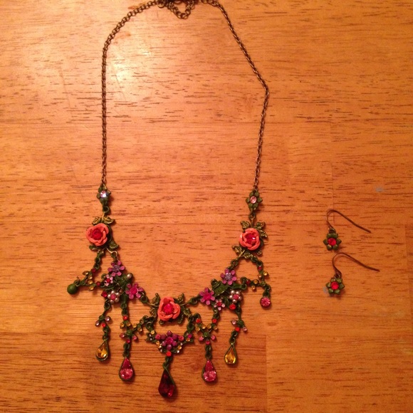 Necklace and earring set - Picture 2 of 3