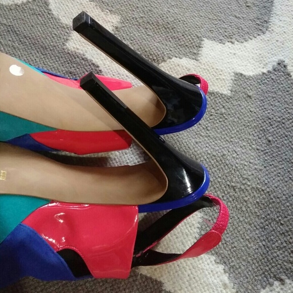 Shoes - Picture 4 of 4