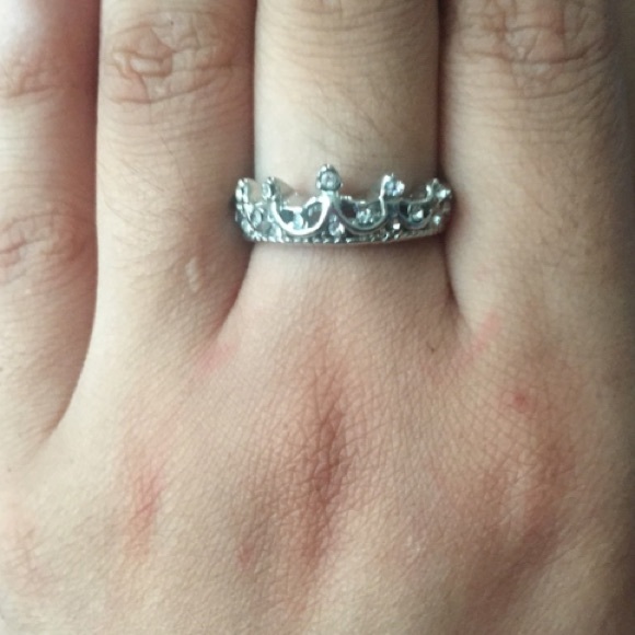 Princess crown ring - Picture 2 of 2