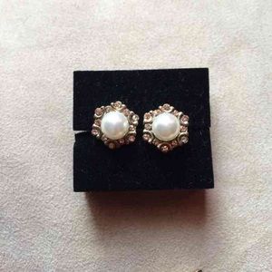 Faux pearl studs